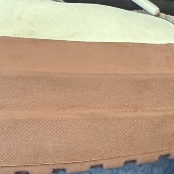 Adidas VL Court Ivory/Sandy Pink Platform  Sneakers Size 9 - Picture 12 of 15